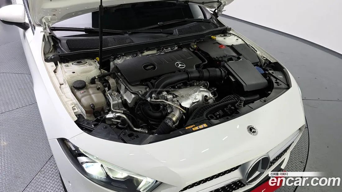 Mercedes-Benz A 45 AMG 2022 — миниатюра 6