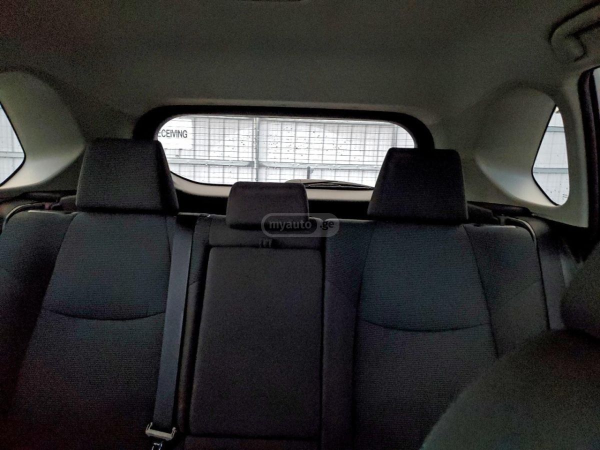 Toyota LE 4dr All-Wheel Drive Automat — миниатюра 8