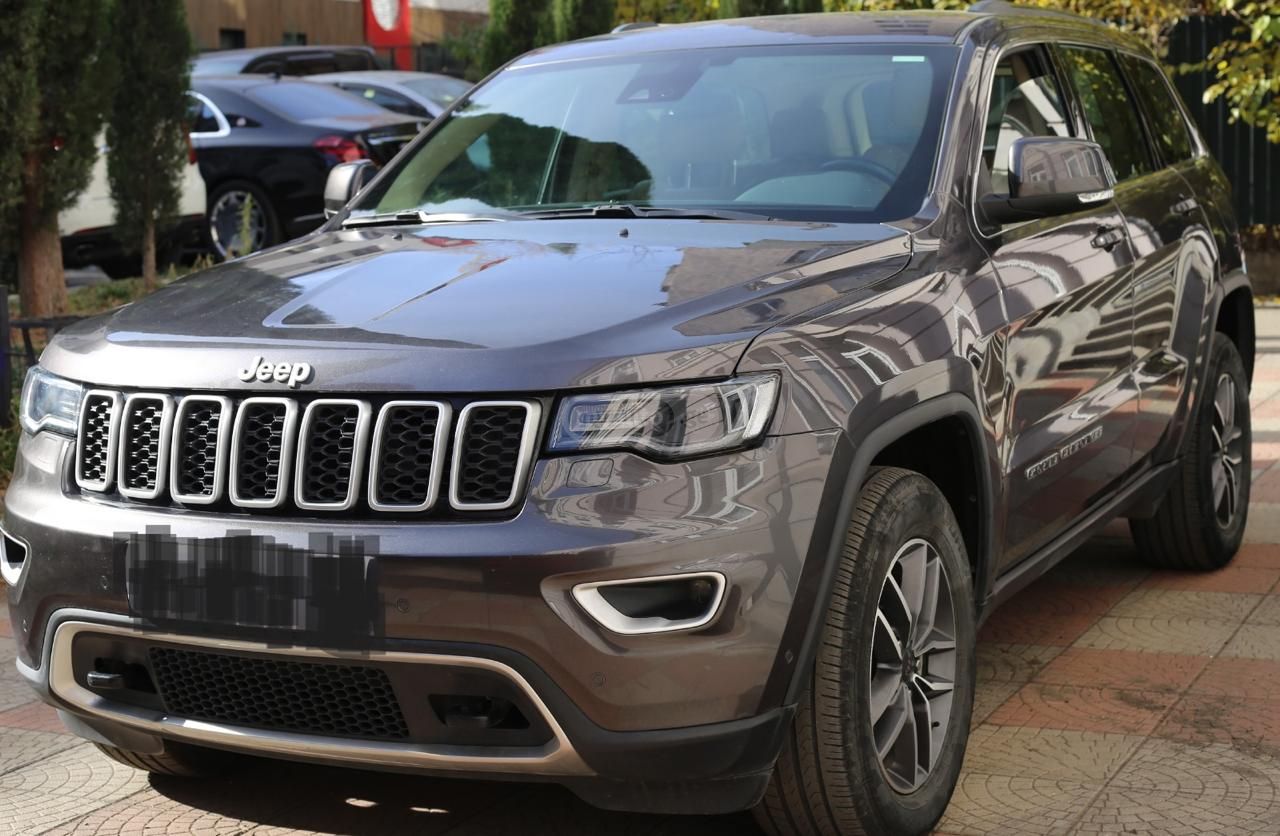 Jeep Limited 4dr 4x2 Automatic — миниатюра 4