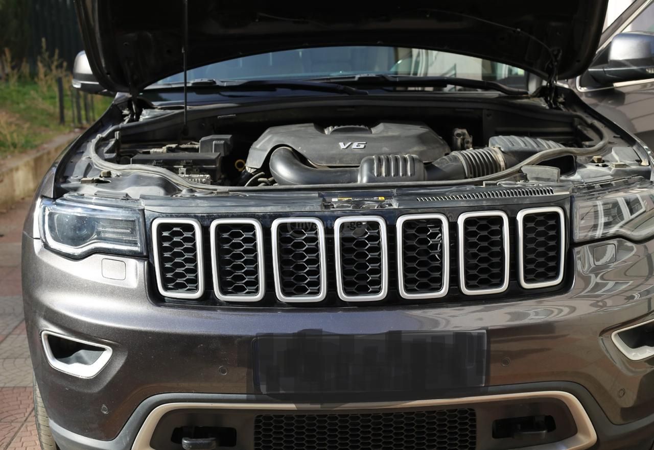 Jeep Limited 4dr 4x2 Automatic — миниатюра 5