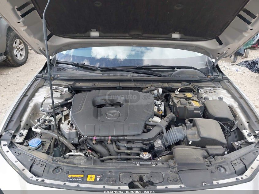 Mazda Mazda 3 2025 — миниатюра 9