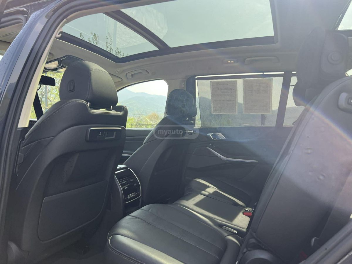 BMW X7 - фото 14