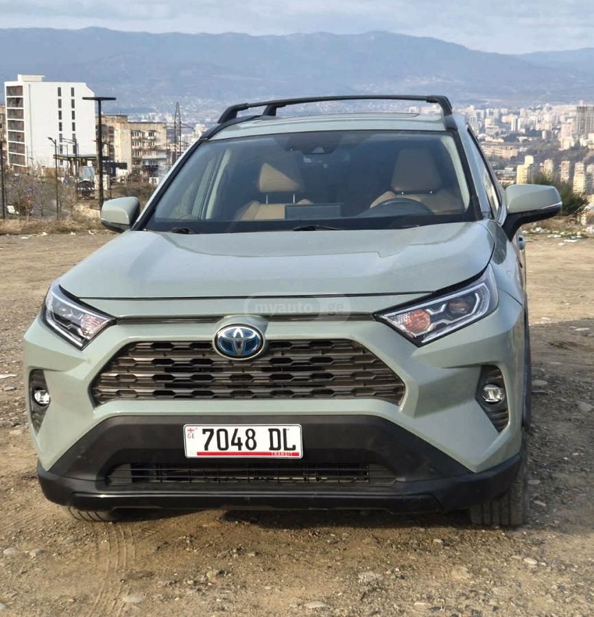 Toyota Rav 4 - фото 1