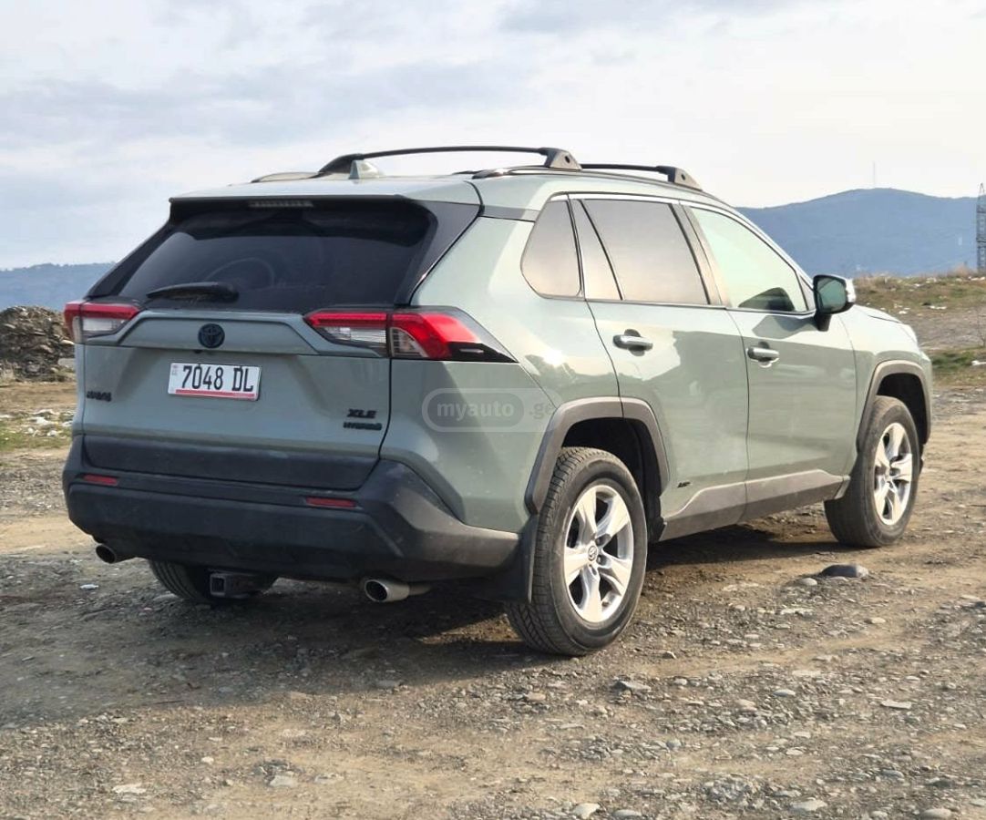 Toyota Rav 4 - фото 6