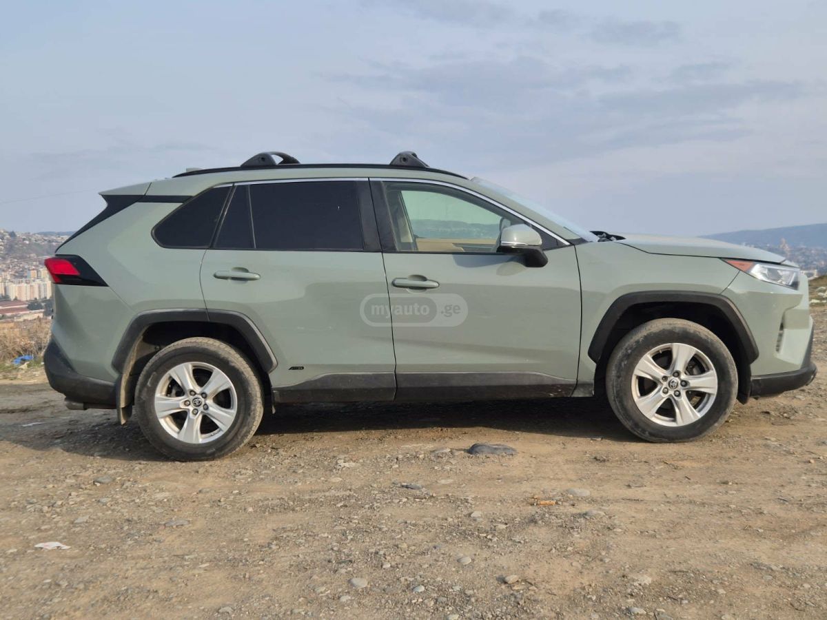 Toyota Rav 4 - фото 9