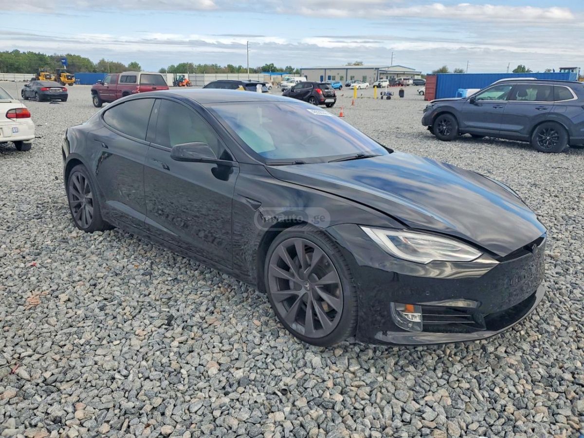 Tesla Model S - фото 10