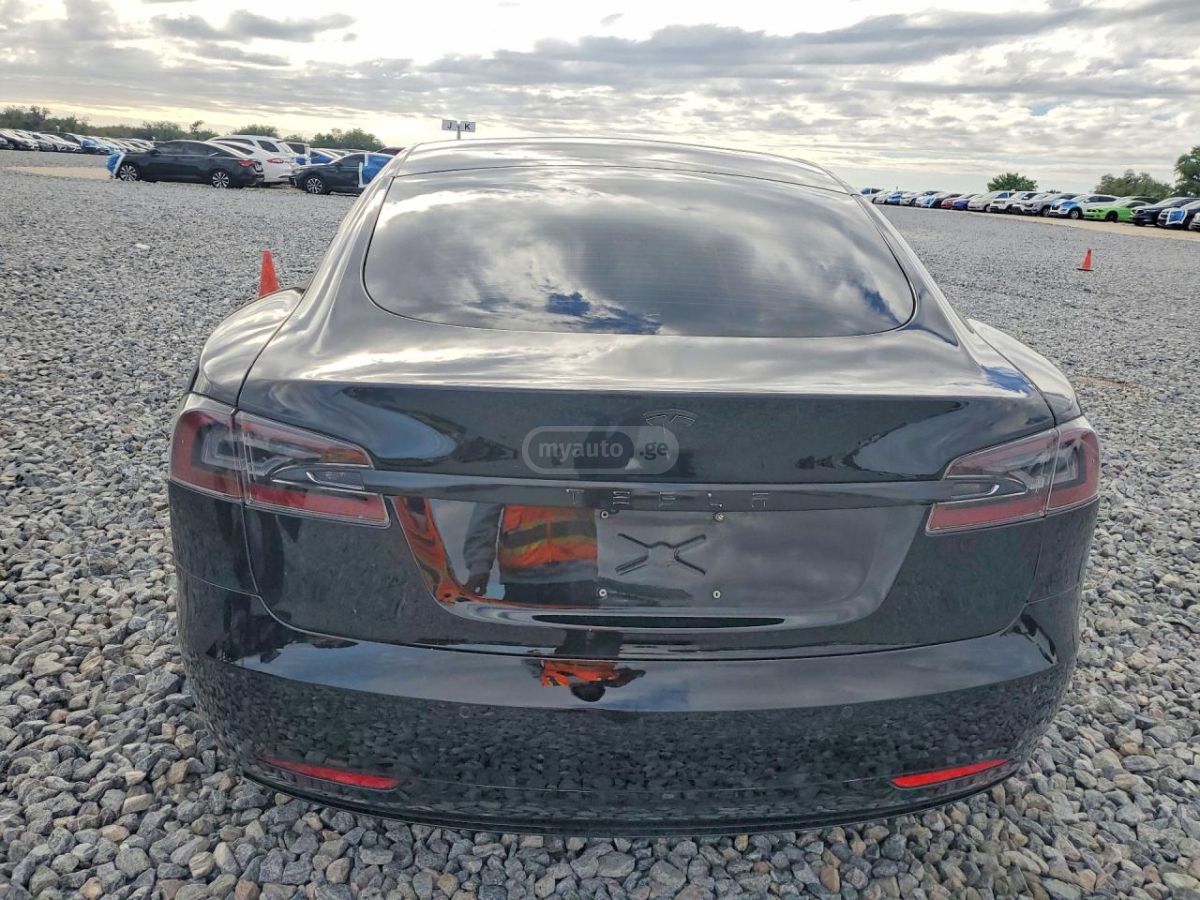 Tesla Model S - фото 2