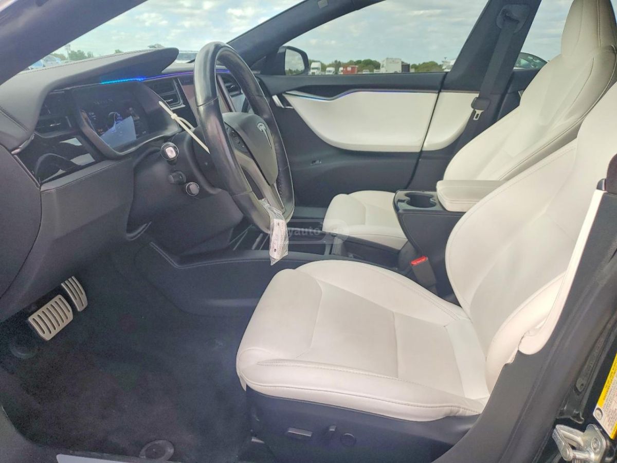 Tesla Model S - фото 3