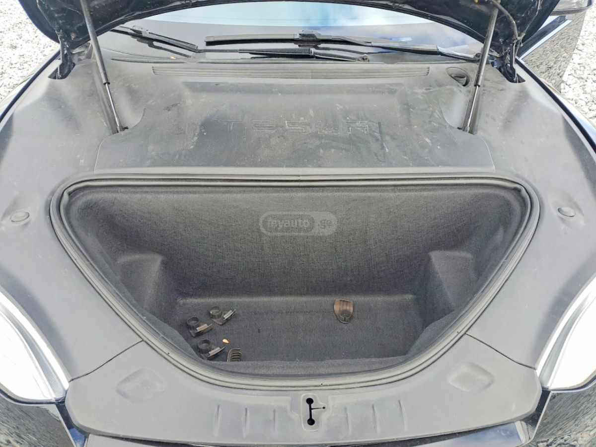 Tesla Model S - фото 5