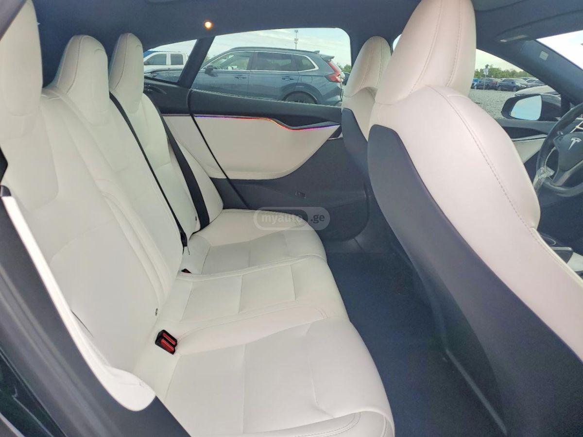 Tesla Model S - фото 6