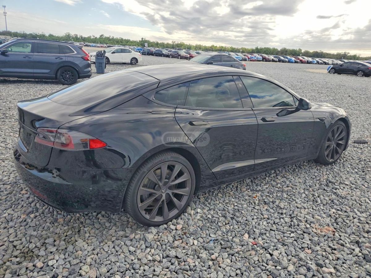 Tesla Model S - фото 9