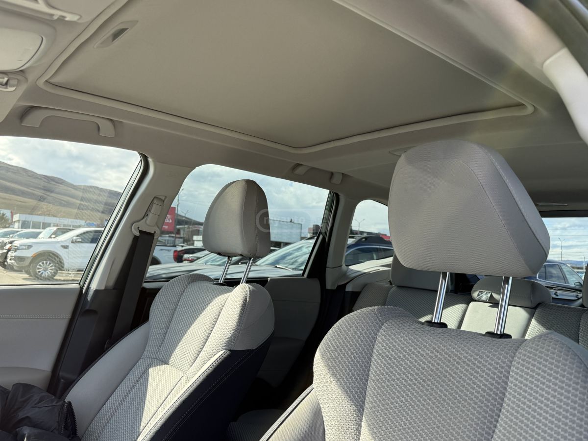 Subaru Limited 4dr All-Wheel Drive CV — миниатюра 9