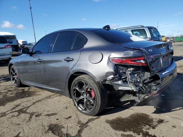 Alfa Romeo Giulia 2024 — миниатюра 6