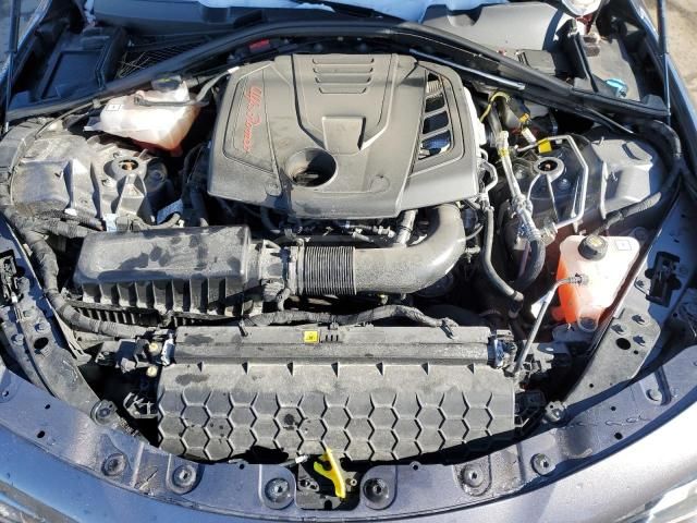 Alfa Romeo Giulia 2024 — миниатюра 8