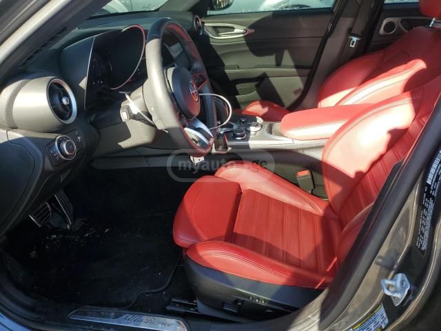 Alfa Romeo Giulia 2024 — миниатюра 9