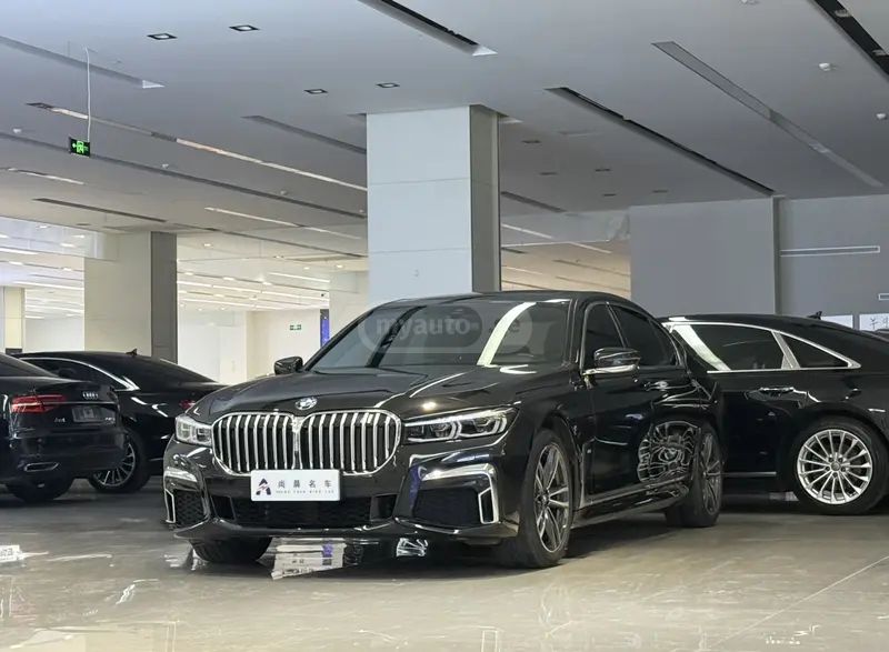 BMW 760 2021 — миниатюра 1