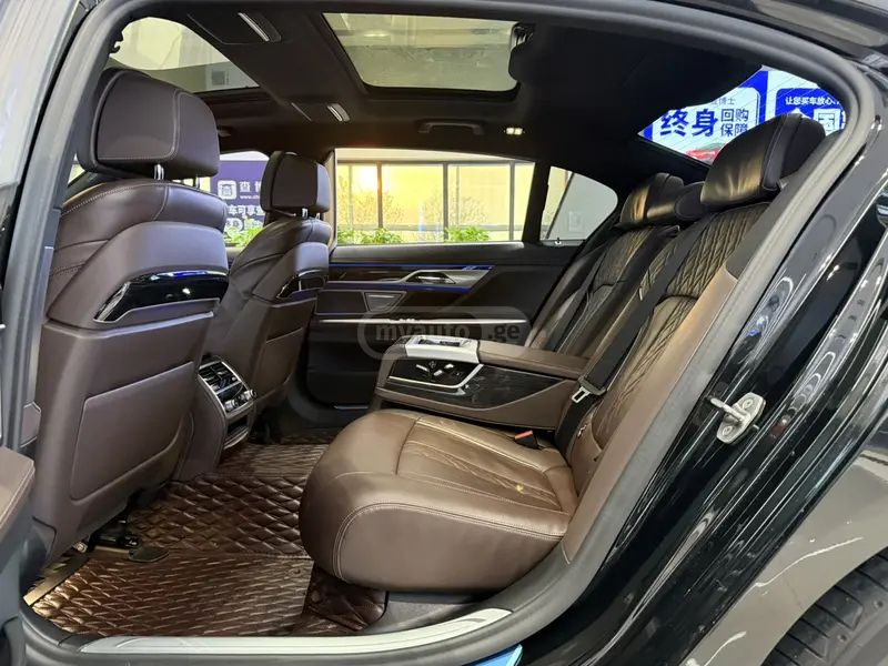BMW 760 2021 — миниатюра 12