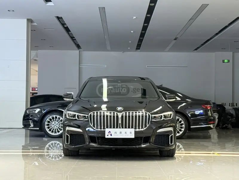 BMW 760 2021 — миниатюра 2