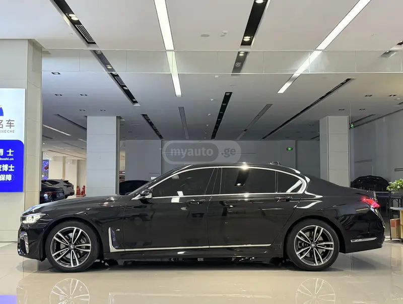 BMW 760 2021 — миниатюра 4