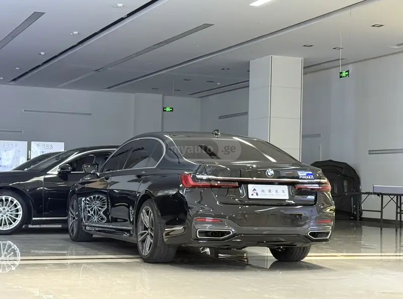 BMW 760 2021 — миниатюра 5