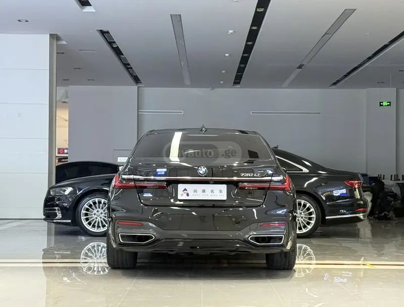 BMW 760 2021 — миниатюра 6