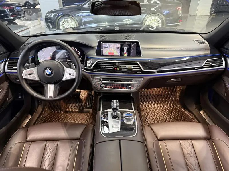 BMW 760 2021 — миниатюра 8