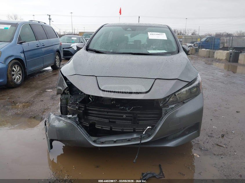 Nissan Leaf 2023 — миниатюра 12