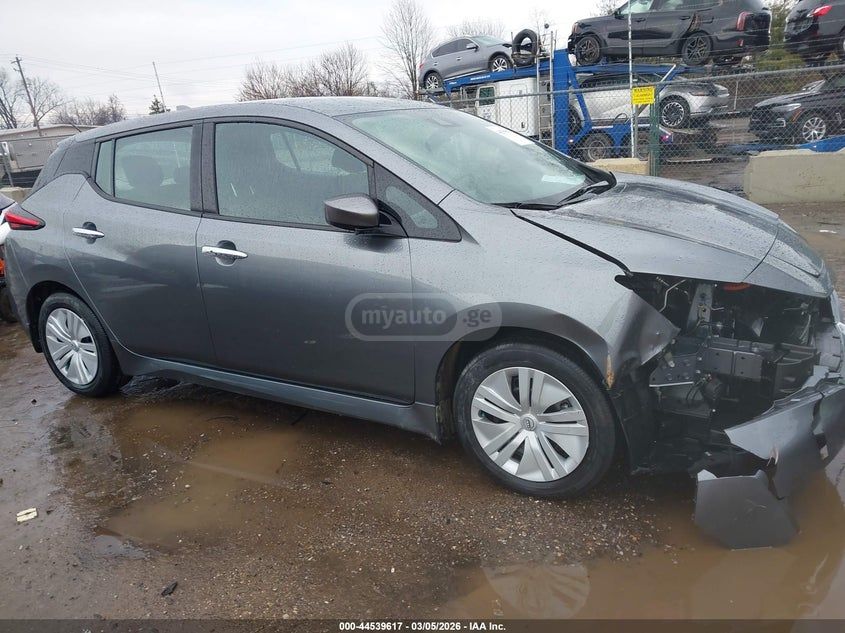 Nissan Leaf 2023 — миниатюра 13