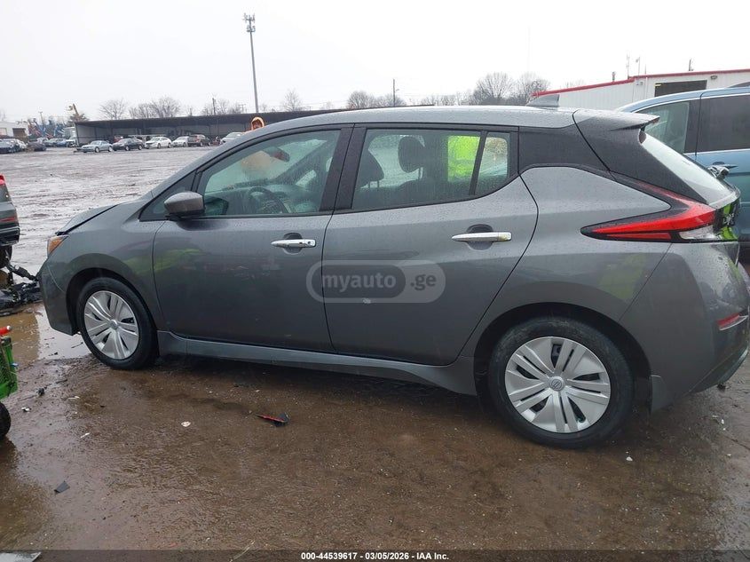 Nissan Leaf 2023 — миниатюра 14