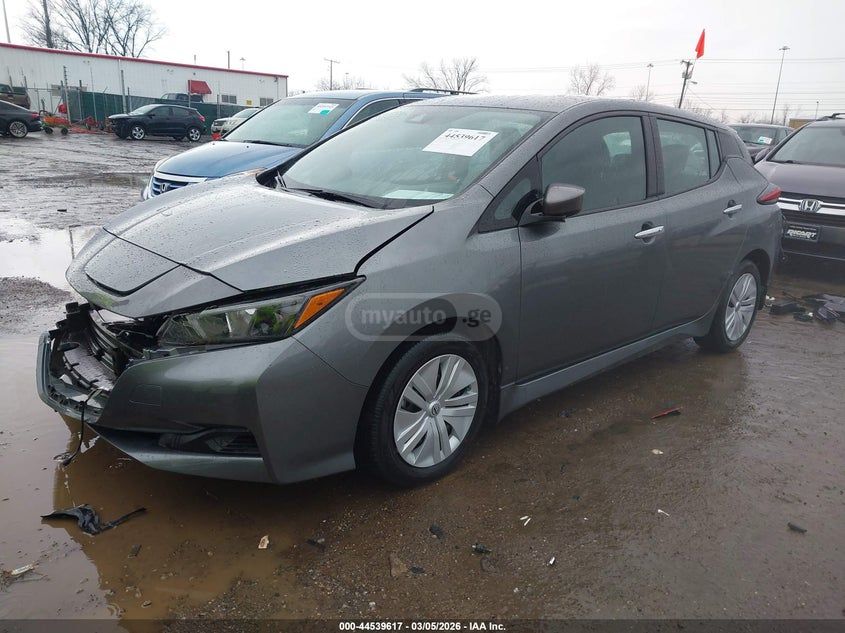 Nissan Leaf 2023 — миниатюра 2