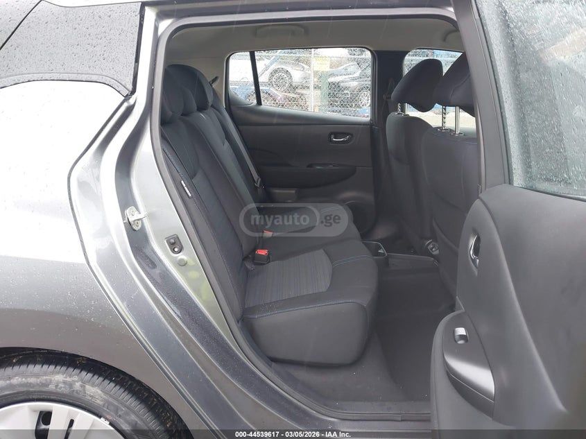 Nissan Leaf 2023 — миниатюра 8