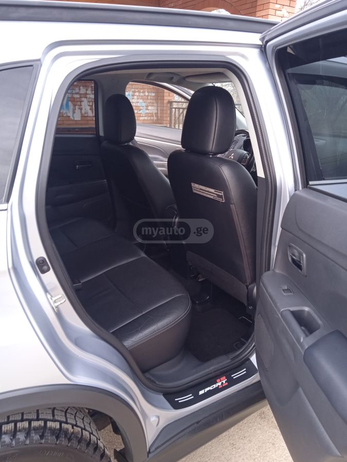 Mitsubishi Outlander Sport - фото 10