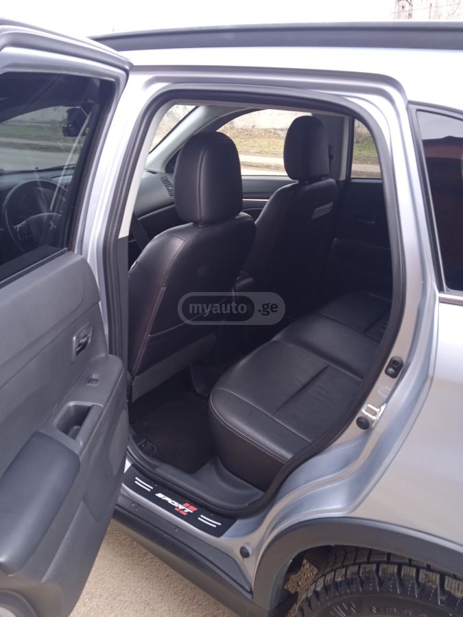 Mitsubishi Outlander Sport - фото 11