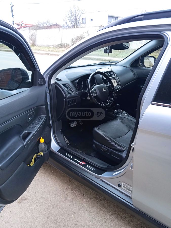 Mitsubishi Outlander Sport - фото 12