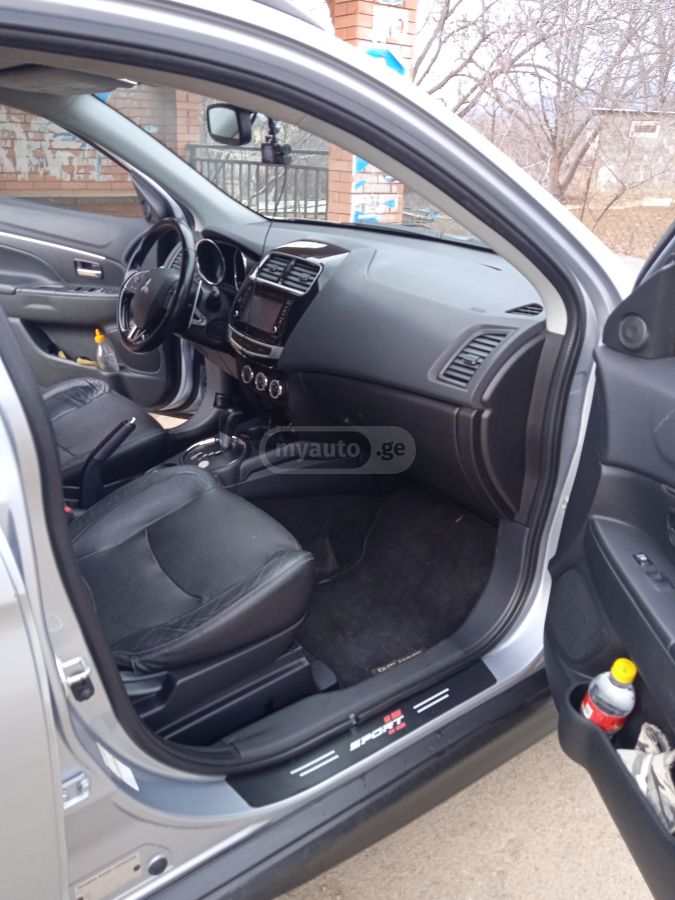 Mitsubishi Outlander Sport - фото 9