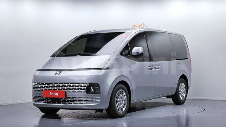 Hyundai Staria - фото 1