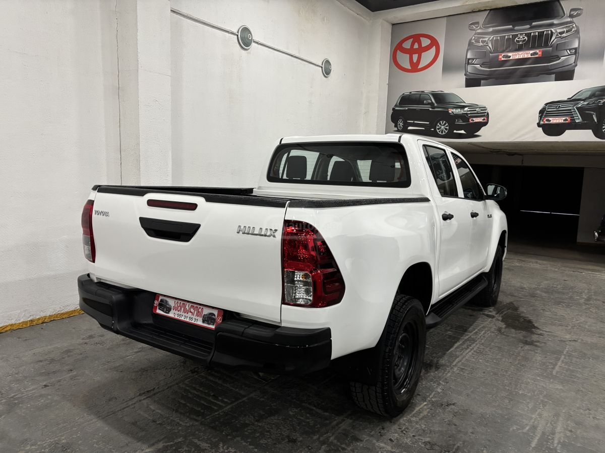 Toyota Hilux - фото 11
