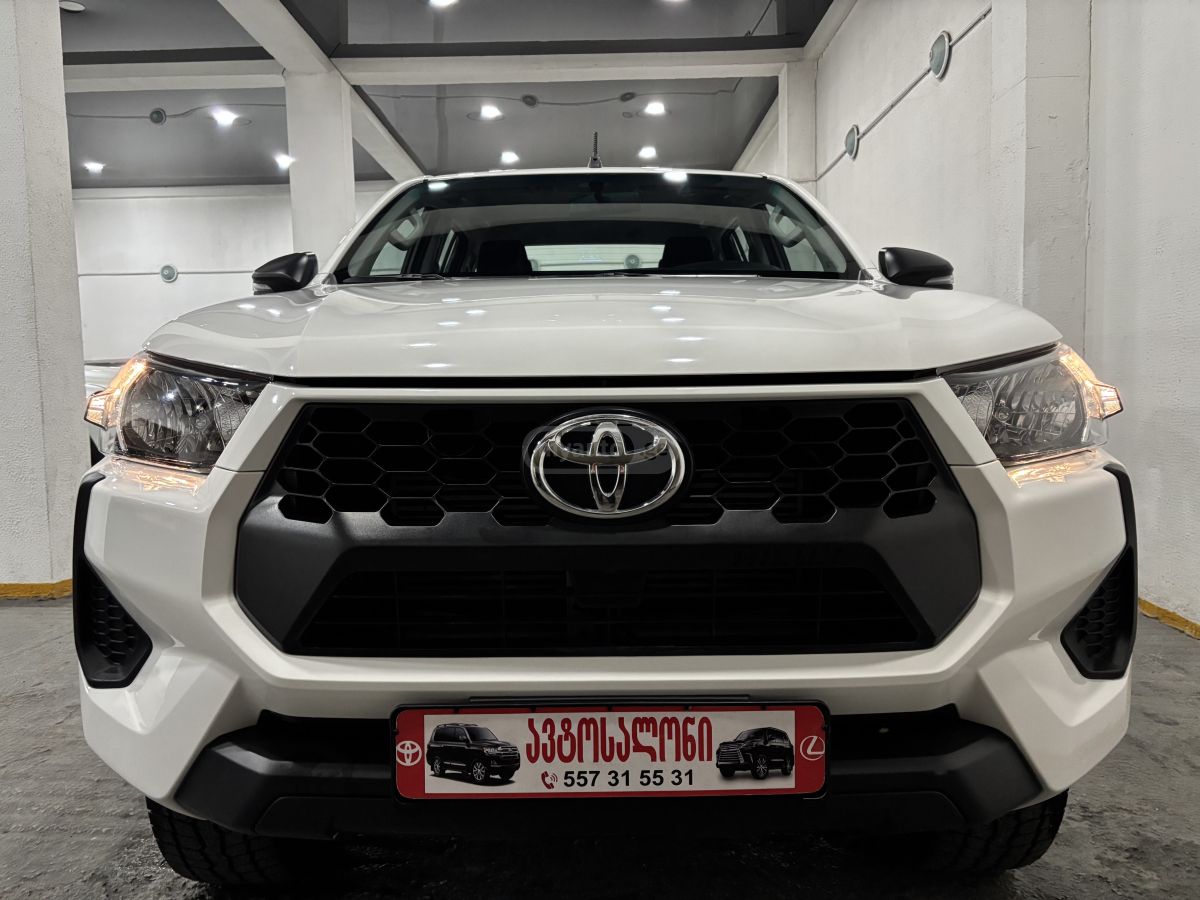 Toyota Hilux - фото 9