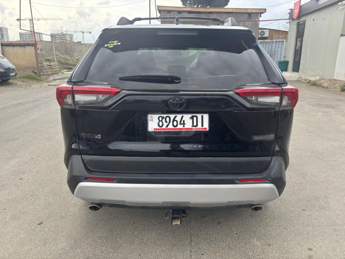 Toyota Adventure 4dr All Wheel Drive — миниатюра 2