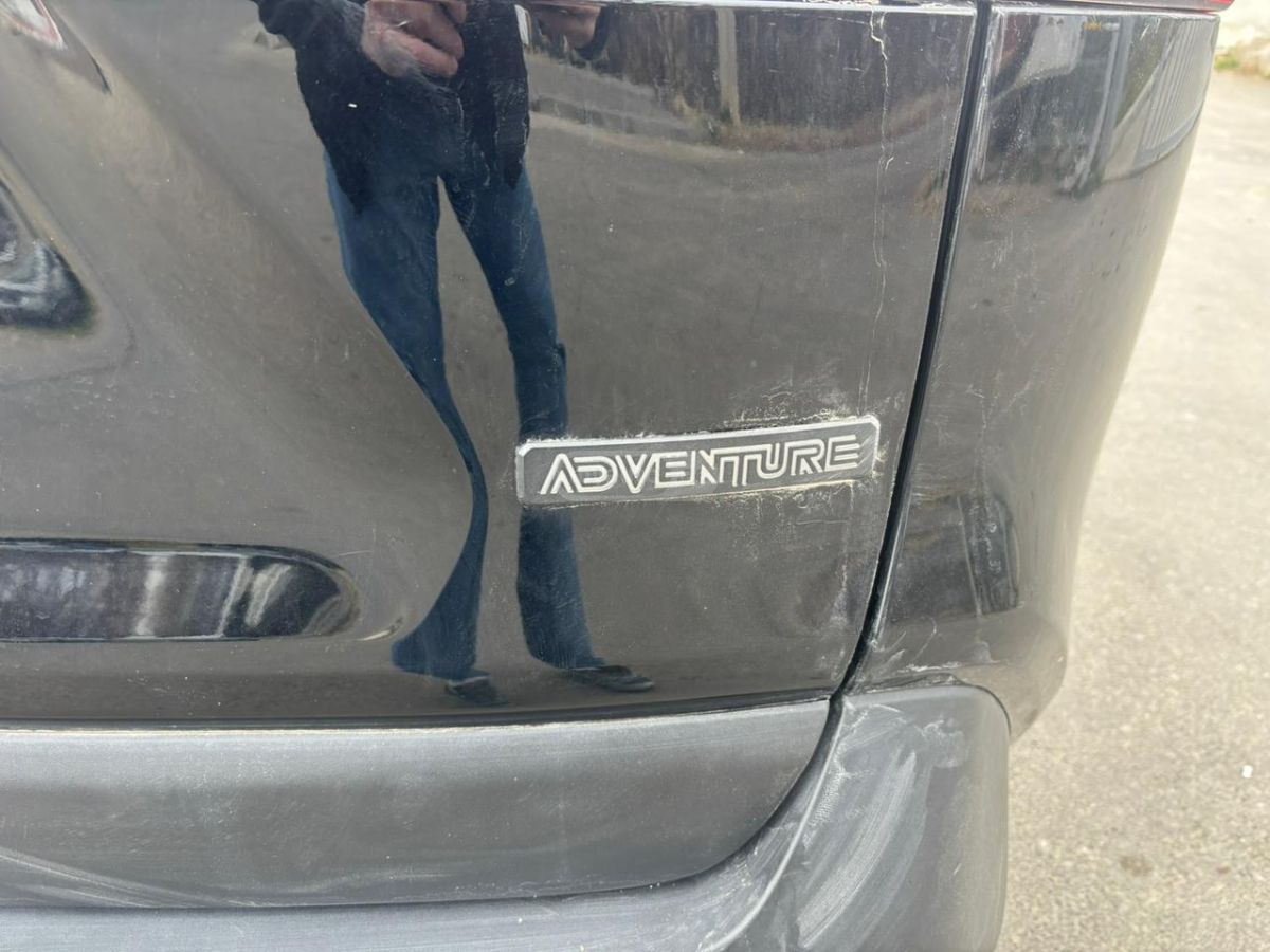 Toyota Adventure 4dr All Wheel Drive — миниатюра 9