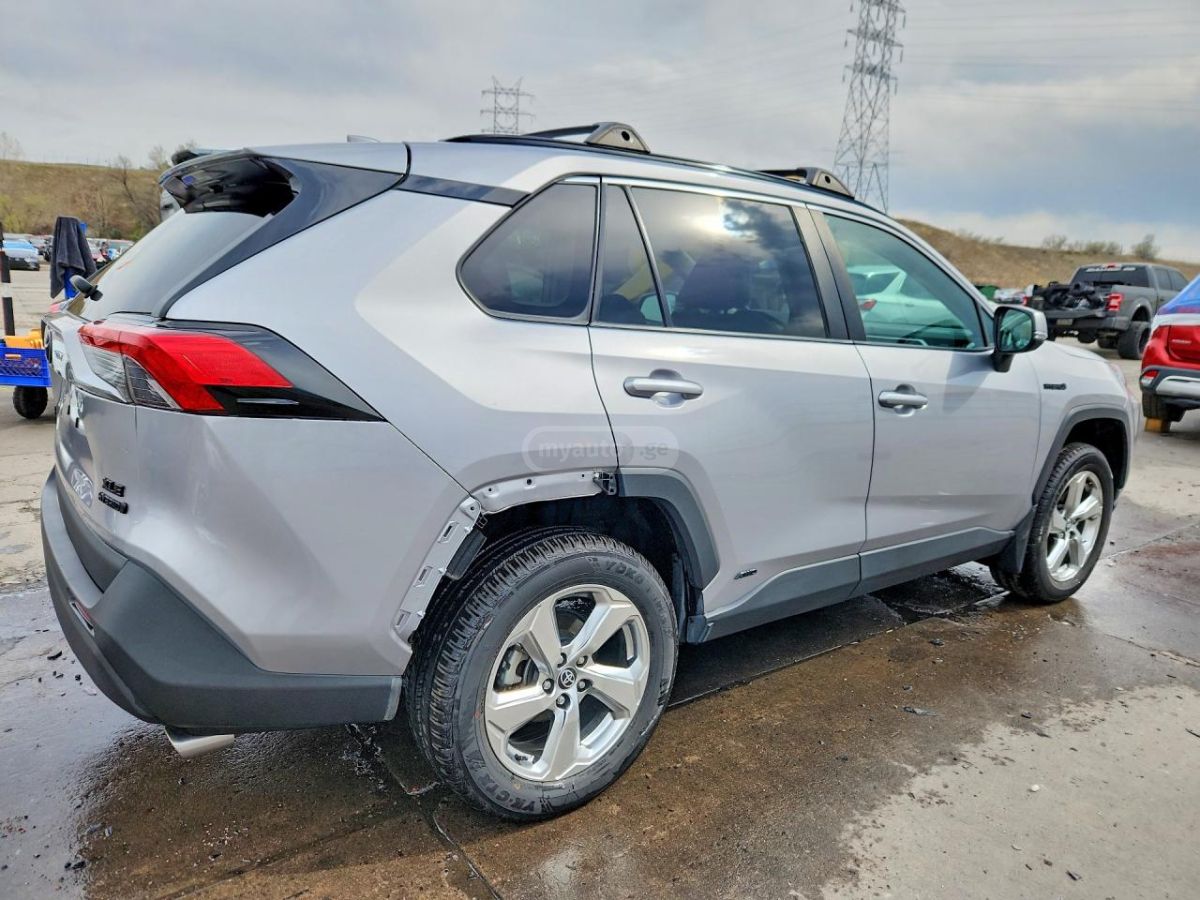 Toyota Rav 4 - фото 3