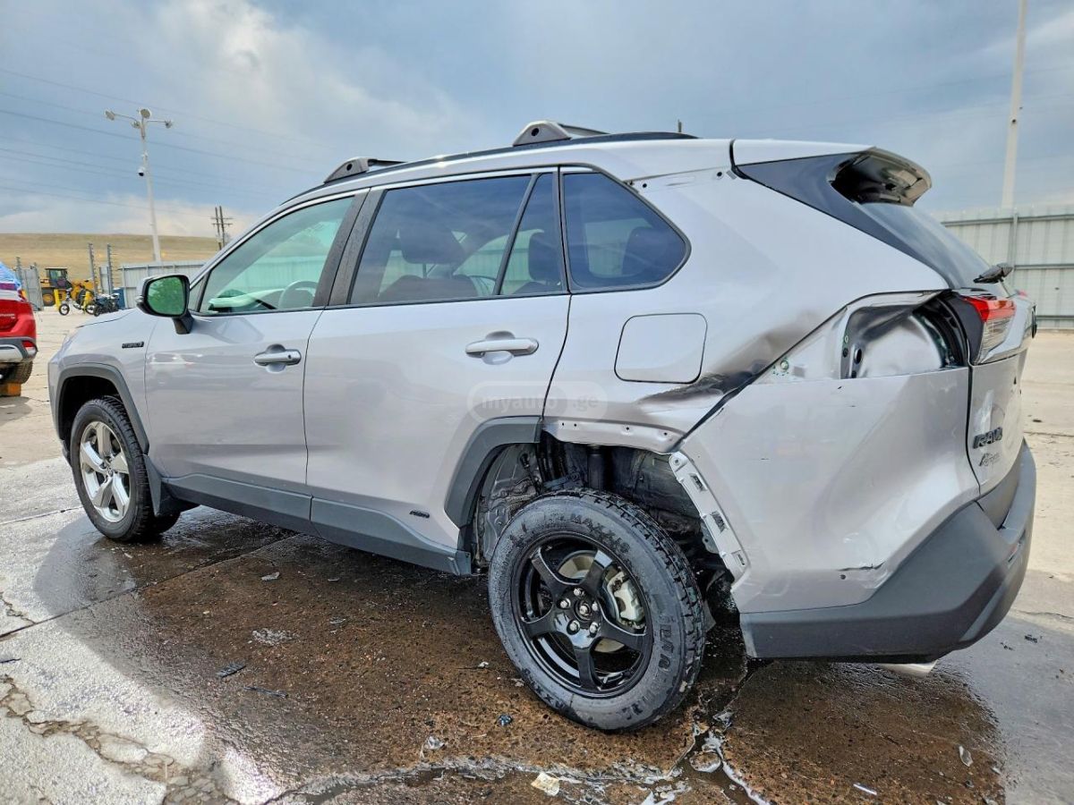 Toyota Rav 4 - фото 5