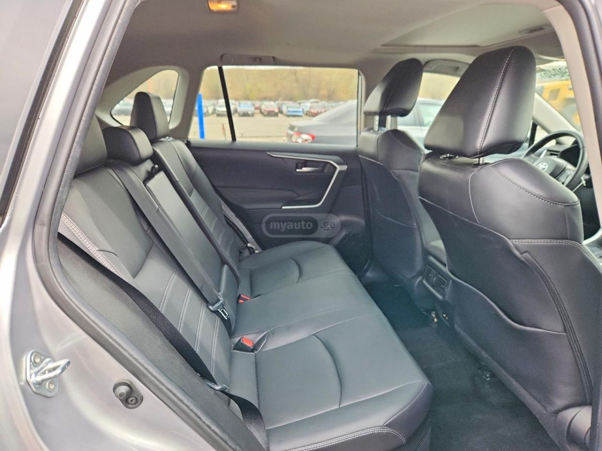 Toyota Rav 4 - фото 8