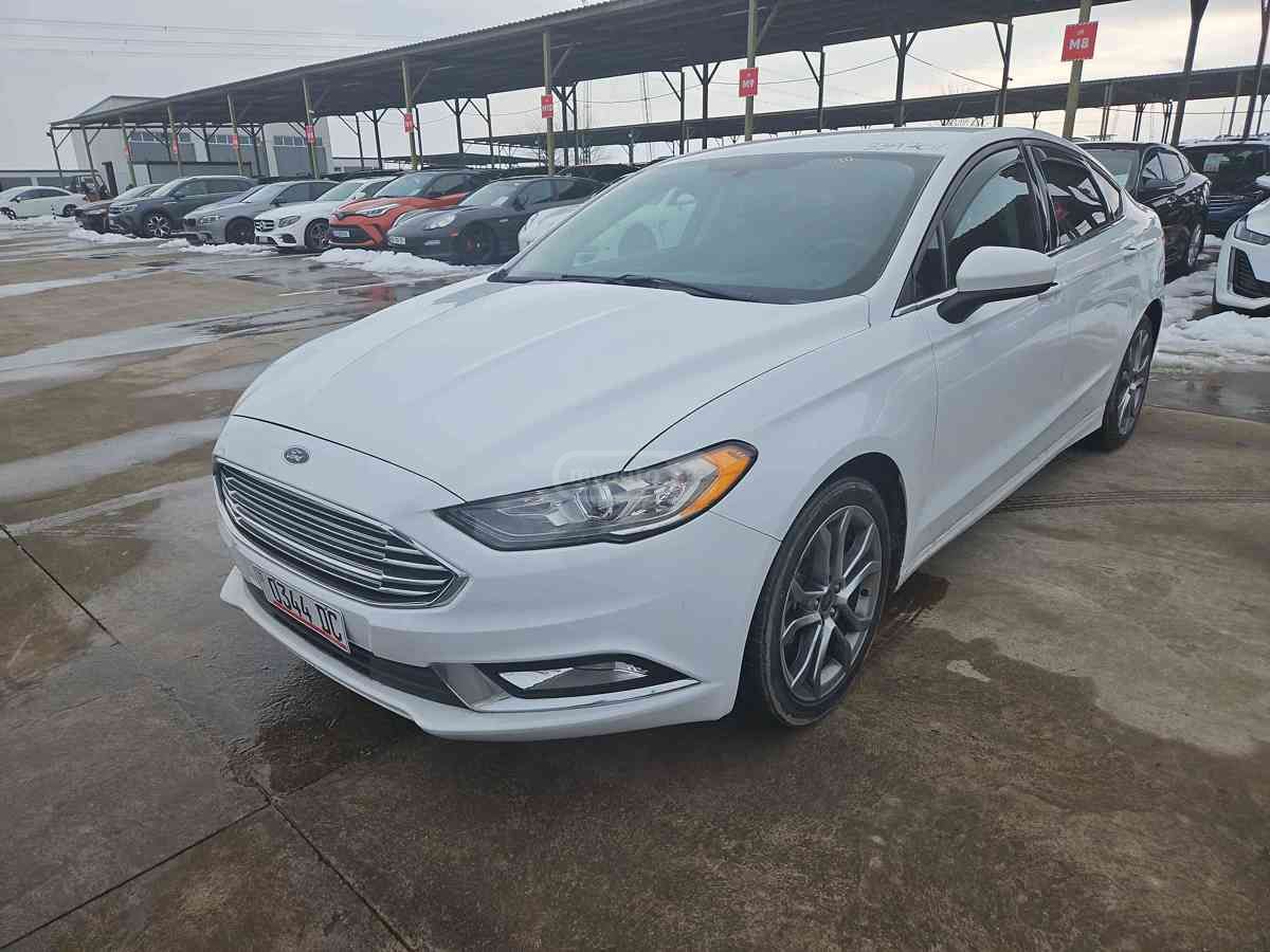 Ford Fusion - фото 1