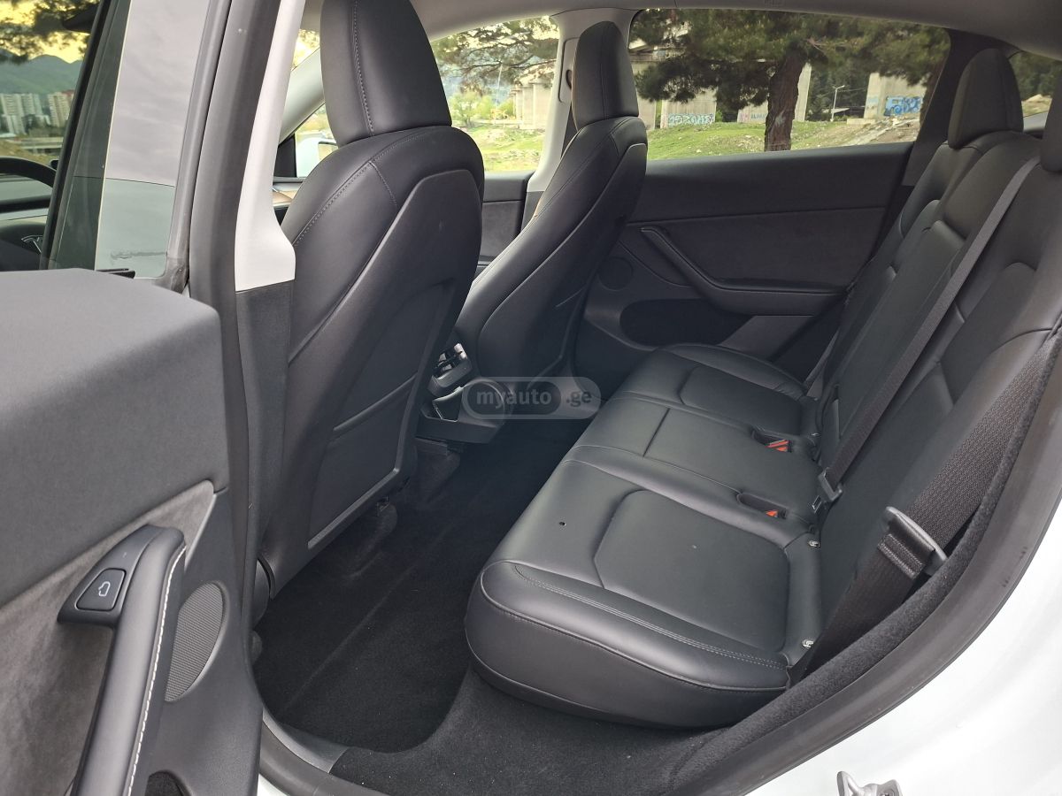 Tesla Model Y - фото 4