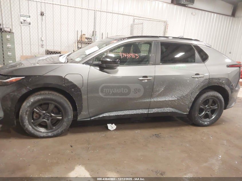 Toyota bZ4X XLE 4dr All-Wheel Drive Automa 2023 — миниатюра 13