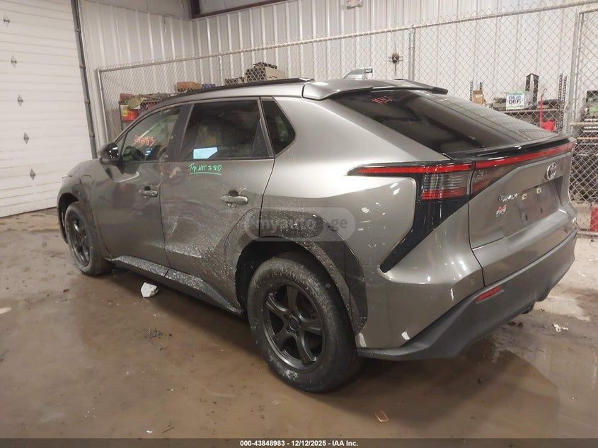 Toyota bZ4X XLE 4dr All-Wheel Drive Automa 2023 — миниатюра 3