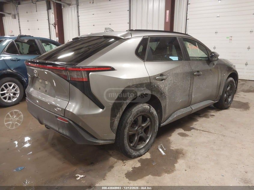 Toyota bZ4X XLE 4dr All-Wheel Drive Automa 2023 — миниатюра 4