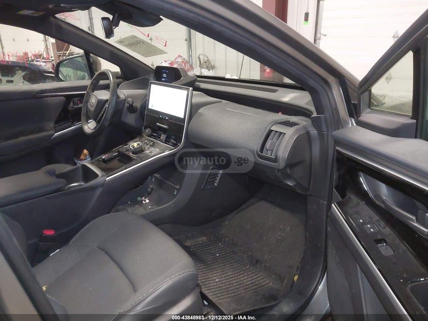 Toyota bZ4X XLE 4dr All-Wheel Drive Automa 2023 — миниатюра 5