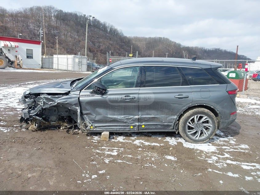 Lincoln Corsair 2024 — миниатюра 13